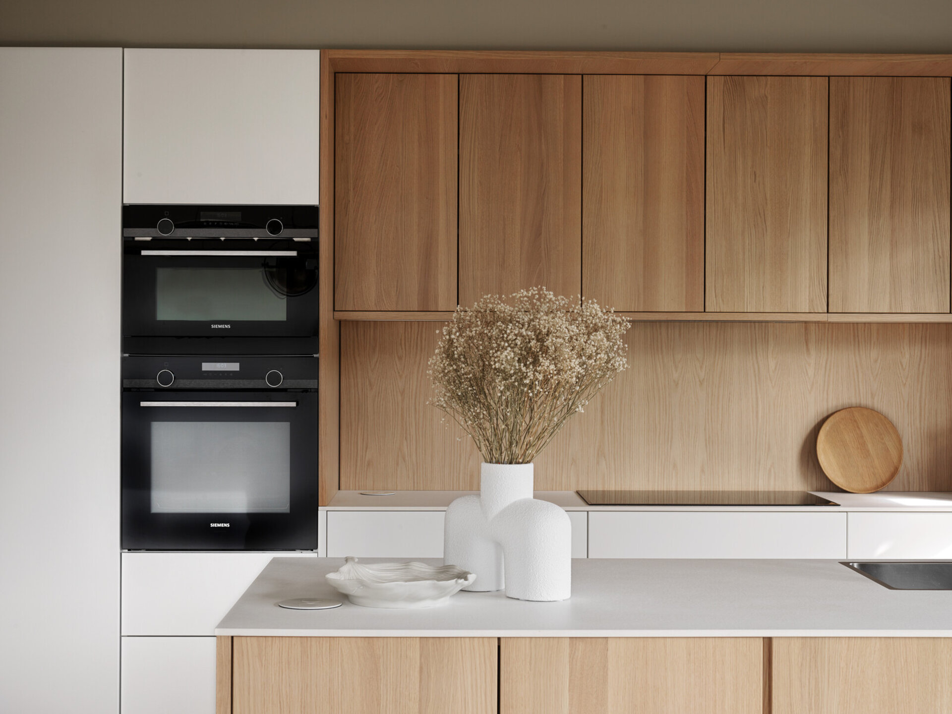 Køkkeninspiration Wood eg hvidpigmenteret og Bistro hvid